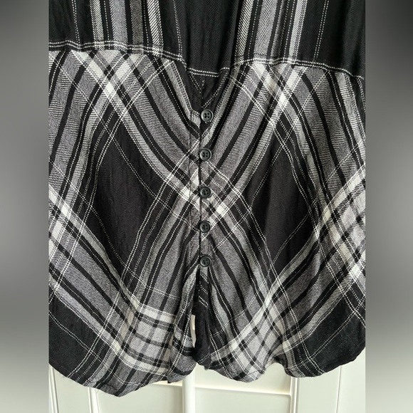 BEACHLUNCHLOUNGE Black & White Plaid Flannel Long Sleeve Button-Up Top Size L - Picture 3 of 8